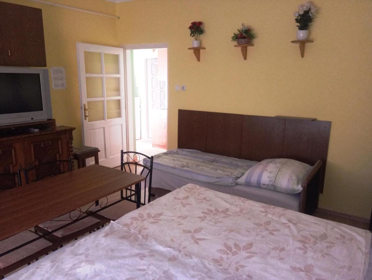 Szivarvany Apartman غيولا المظهر الخارجي الصورة