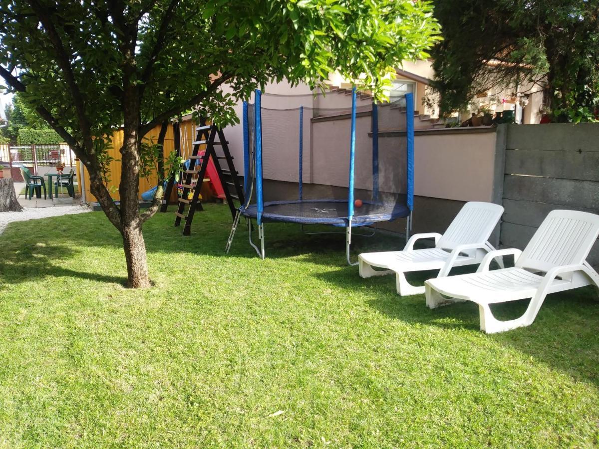 Szivarvany Apartman غيولا المظهر الخارجي الصورة